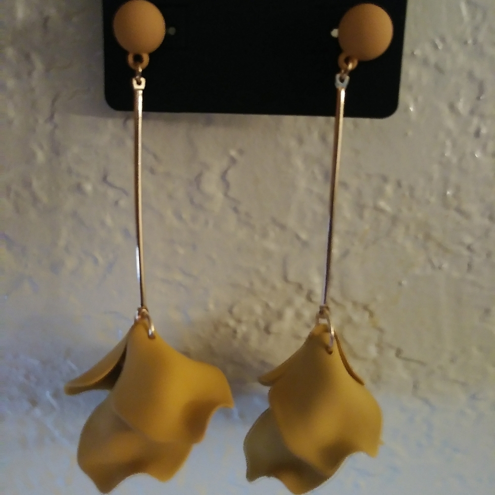 Nicole Miller Fashion Earrings
